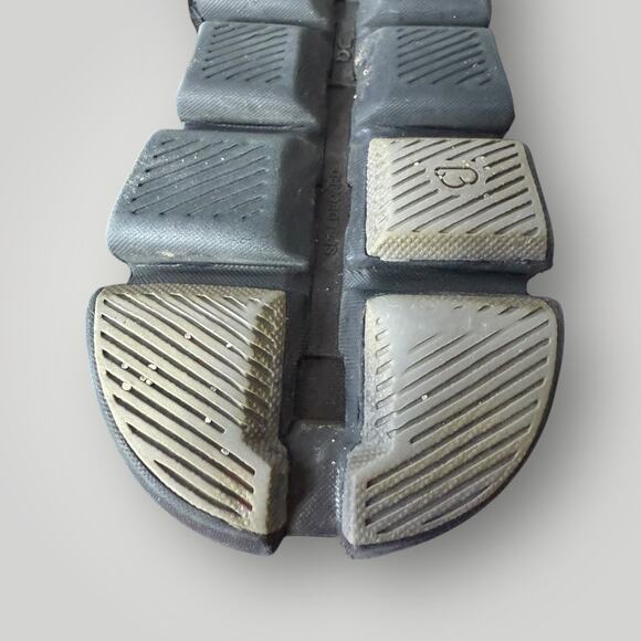 ON Running Cloud Women’s Shoes – Size W7.5 – Black – Pre-Owned - Picture 7 of 11